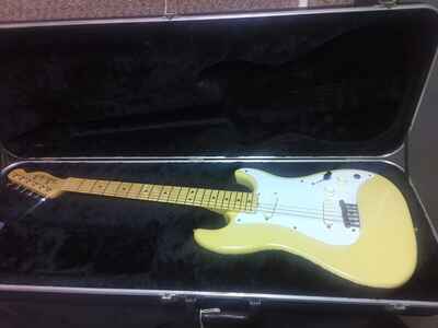 Fender Bullet 1981 - Yellow