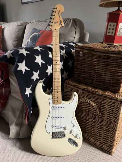 Vintage 1976 White Stratocaster Greco Super Sounds Excel pickups, + Hard Case