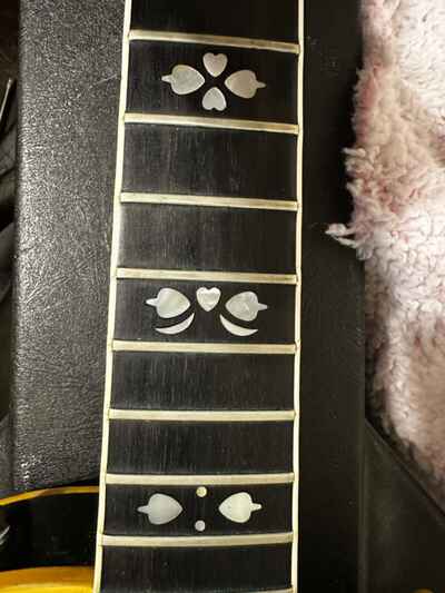 Vintage Gibson Artisan Electric guitar w / case