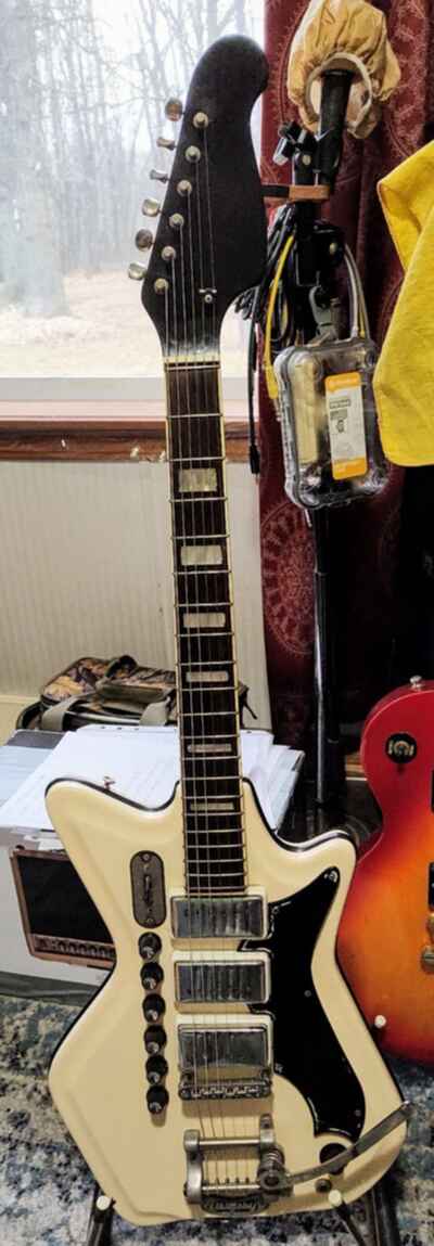 Vintage 1960s Airline P3 Reso Glass guitar (Jack White-JB Hutto style)