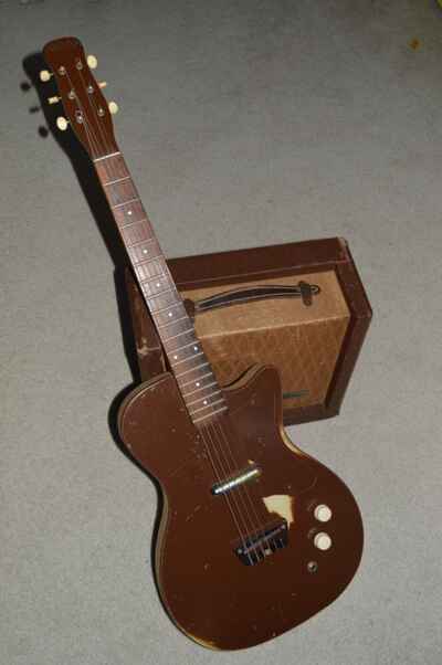 Vintage c. 1959 Silvertone (Danelectro) U-1 guitar and 1451 amp combo