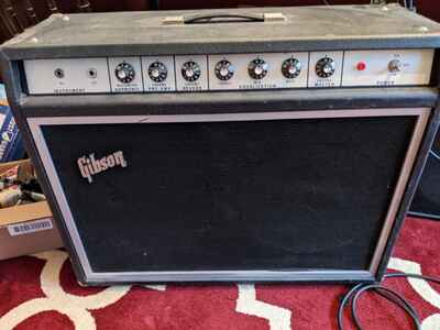 Gibson G-100A Guitar Amplifier. Twin 12" Speakers. Vintage 70??s. Serial # 51660.