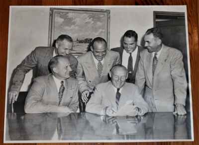 Vintage 1951 Toronto Maple Leafs Original Photo Conn Smythe King Clancy Hap Day!