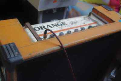 Amplificador de tubo naranja 115RM de 1979. (extremadamente raro)