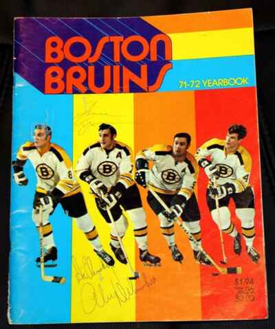 Boston Bruins 1971-72 Signed Yearbook Stanley Cup Year Bobby Orr!