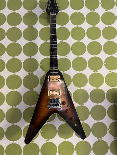 Gibson The Flying V Guitar CMT 1981-1985 - Sunburst
