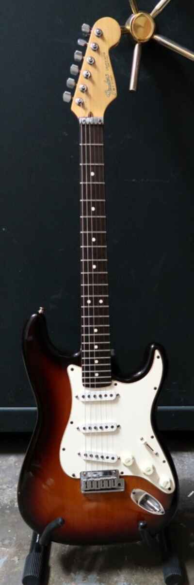 USA Fender Stratocaster 1984 Sunburst w /  Original Hardshell Case FREE SHIPPING!