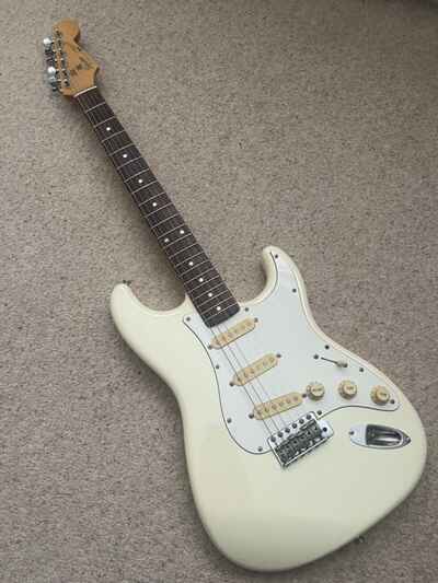 Squier Stratocaster Electric Guitar, made in Japan 1984 / 7 White 62