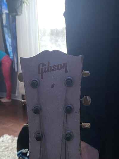 old gibson guitar