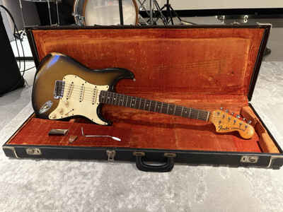 1969 Fender Stratocaster Vintage Guitar Sunburst w /  Case