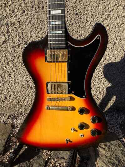 Gibson RD Artist, rare 3-tone Sunburst, 1978