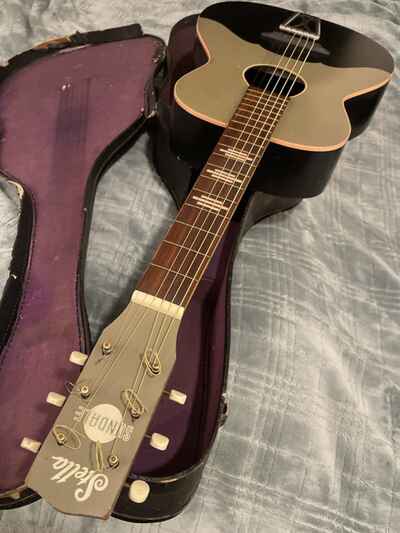 Stella sundale black green vintage original parlor case & Gibson Martin strings