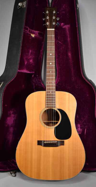 1971 Martin D-18 Dreadnought Natural Finish w / HSC