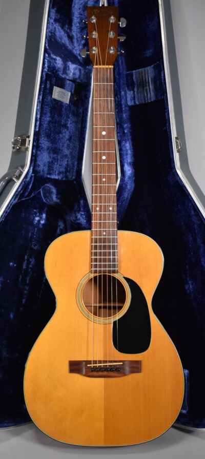 1976 Martin 0-18 Natural w / OHSC