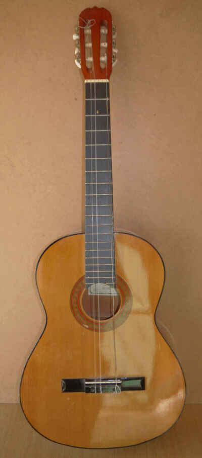 Guitare  classique vintage Hohner HC-06 à restaurer