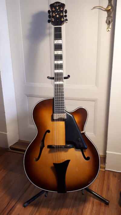 Höfner New President Archtop-Gitarre