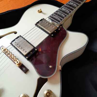 Rally Big Apple Jazz Guitar -Vintage White .+Stagg case Clean condition