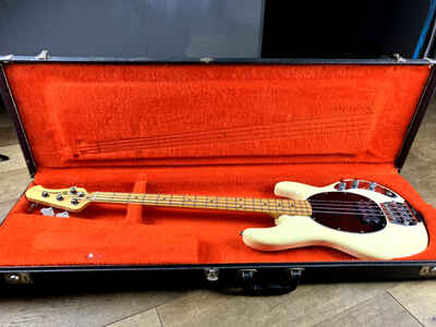 MUSIC MAN STINGRAY 1980 (pre Ernie Ball)  4 strings thru body + case