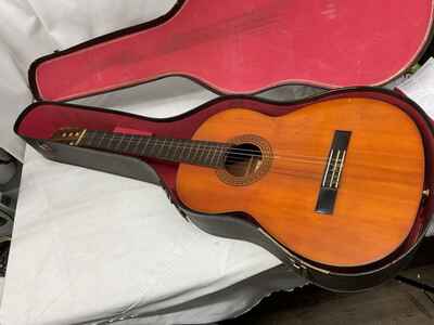 SUZUKI NAGOYA JAPAN CLASSICAL ACOUSTIC GUITAR #700 VINTAGE WITH THE CASE