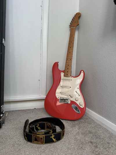 Fender Stratocaster Classic Series 1950??s Fiesta Red with Case