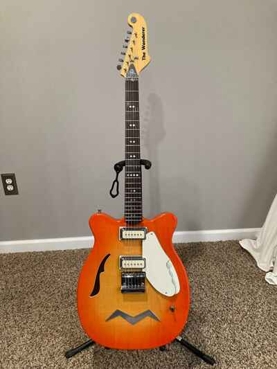 Micro-Frets Wanderer 1960s - Sunburst w / HSC