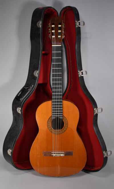 1971 S Yairi Classical Acoustic Guitar Natural Finish w / HSC