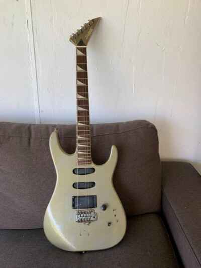 SESSION CJ PRO SERIES ELECTRIC GUITAR FOR SPARES OR REPAIRS SOLD AS FAULTY