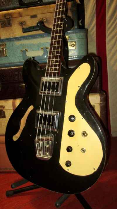Vintage 1967 Guild Starfire Bass Black