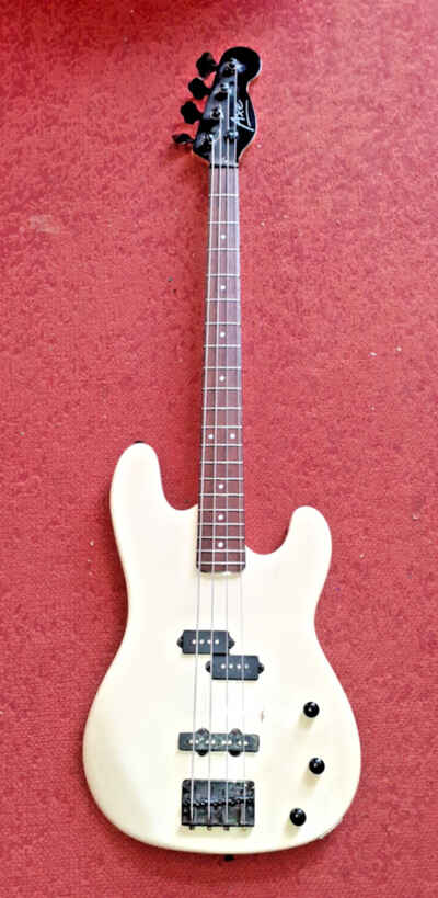 BASS GUITAR VINTAGE 1980