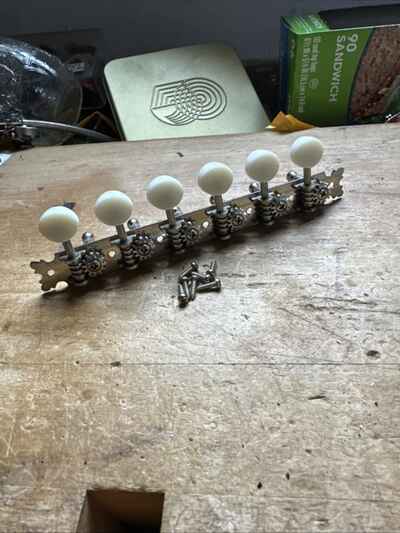 VINTAGE 1965 KAY VANGUARD ELECTRIC GUITAR TUNERS TUNING PEGS
