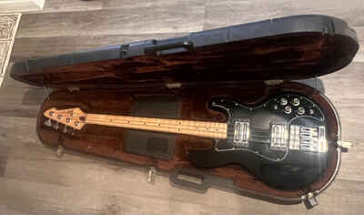 Peavey T-40 Bass Guitar, 4 String BLACK 1982 s / n, OHSC  W /  ORIGINAL CASE NICE!