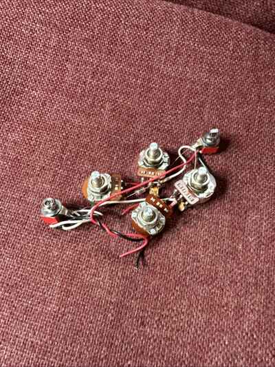 Vintage Peavey T-40 Electric Bass Guitar Wiring Harness Pots Switches