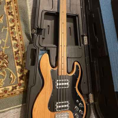 Peavey T-40 Fretless Natural 1979 w / extra fretted Peavey Neck