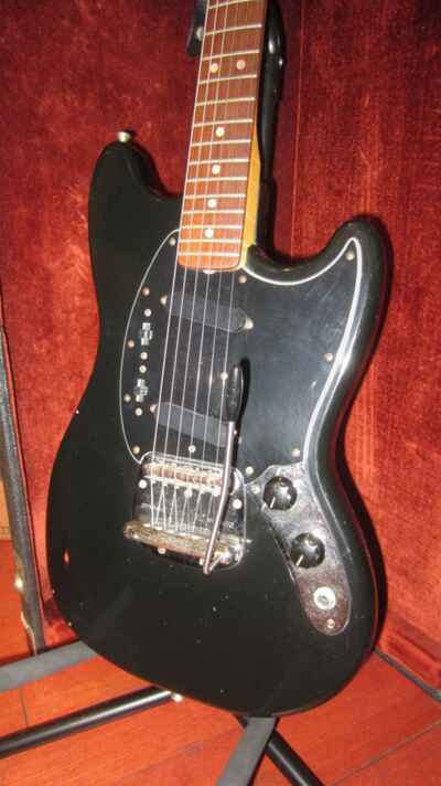 1976 Fender Mustang Black