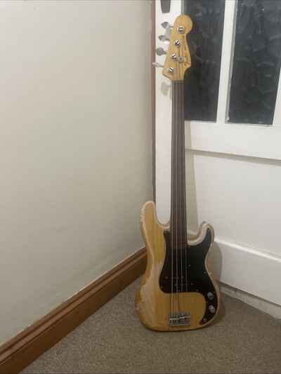 1979 Fender precision Fretless Bass guitar