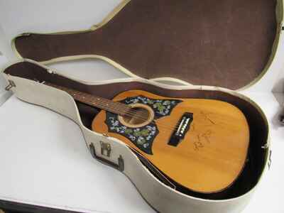 Checkmate Model # G-425 Acoustic Guitar Signed By James Taylor  w / Hard Case