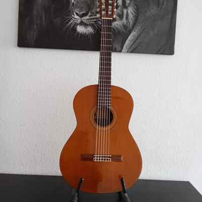 Alhambra  C 4 ,  Classic, Vintage ,  von 1984 Schöne Span Gitarre. Guter Zustand.