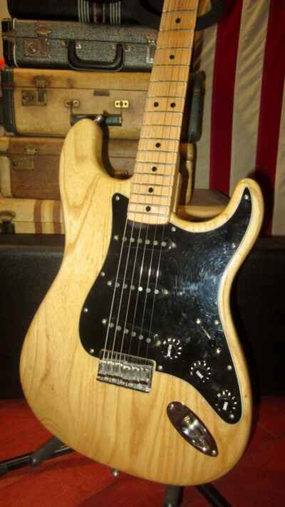 1979 Fender Stratocaster Natural w /  Fender Hard Case