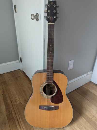 Vintage 1970s Yamaha FG-200 Acoustic Guitar, Taiwan made