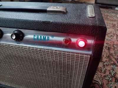 Fender Champ Silverface 1970s 6 watts vintage tube amp UK plug