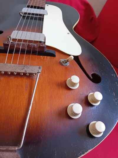 guitare électrique kay , traces d
