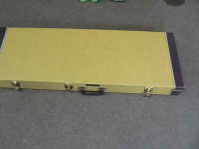 Fender Vintage Gitarrenkoffer mit Feuchtigkeitsmessgerät