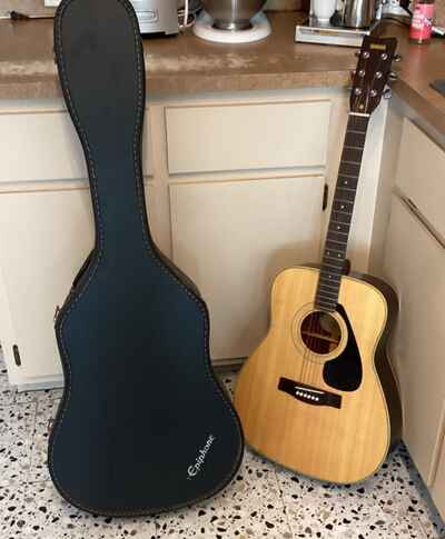 Yamaha FG335 Acoustic Vintage Guitar With Case. Nice Vintage Sound.