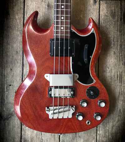 1961 GIBSON EB3 BASS IN CHERRY FINISH WITH HARDSHELL CASE