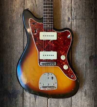 1965 Fender Jazzmaster in sunburst finish