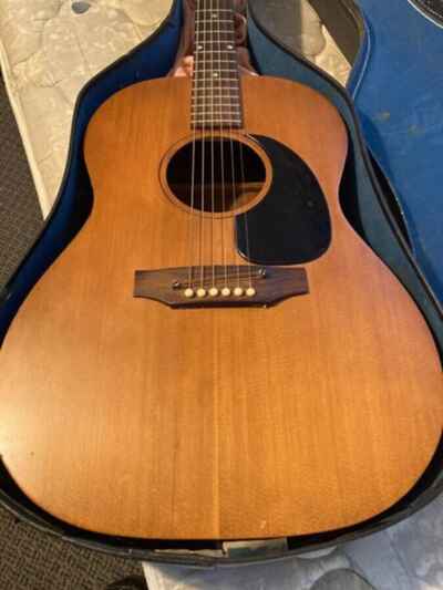 gibson LG-0 acoustic guitar 1970