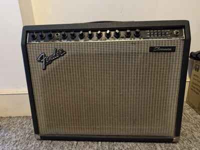 Vintage Fender Showman Combo Amplifier