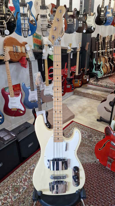 Arnold Hoyer 33 Bass ca 1977
