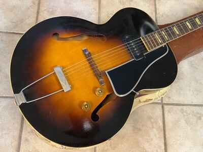 1953 Gibson ES-150 Sunburst with brown case