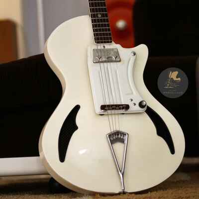 Vintage 1959 Wandre Davoli Tri Lam Ivory White Electric Guitar